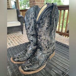 Women’s Corral cowboy boots 8.5M